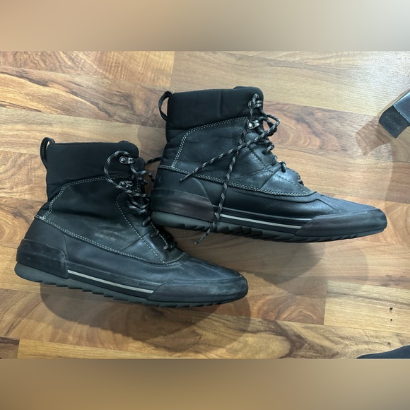 Clarks Other - Clarks Cushion Collection Black Lace-Up winter Boots for Men